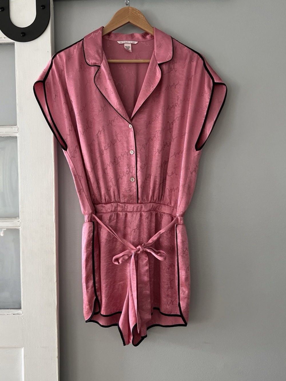 Victoria's Secret Pink Satin Pajama Romper Size Large Logo Pattern